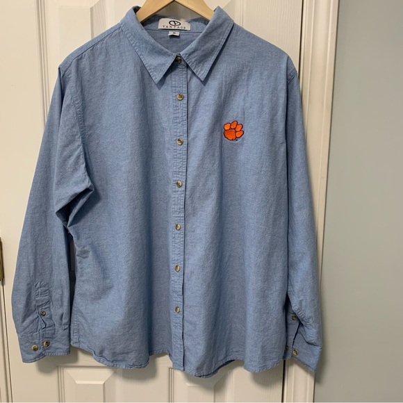 vantage Tops - Clemson light denim shirt
Long sleeve